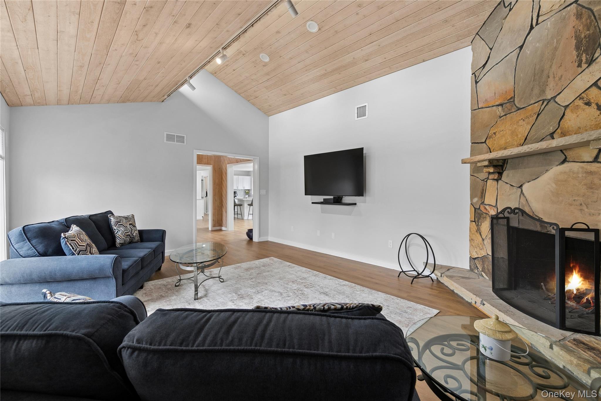 3 Harbor Road Hampton Bays, NY 11946 - Photo 8 of 27