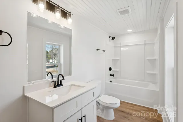 $399,000 | 828 North Main Street, Mount Pleasant, NC 28124