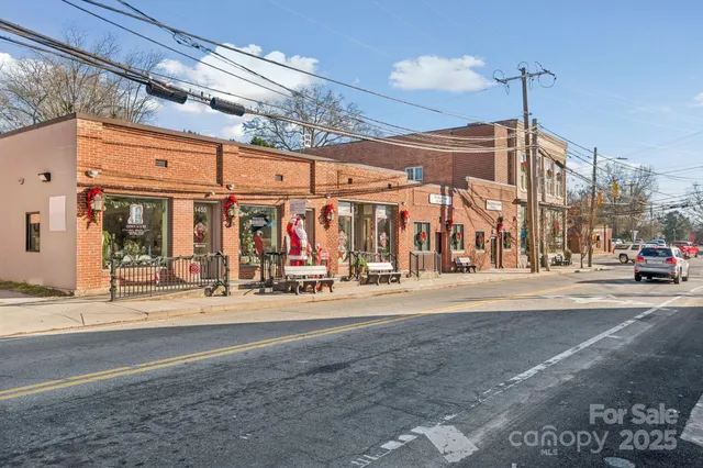 $399,000 | 828 North Main Street, Mount Pleasant, NC 28124