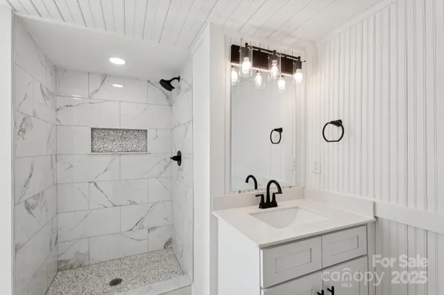 $399,000 | 828 North Main Street, Mount Pleasant, NC 28124