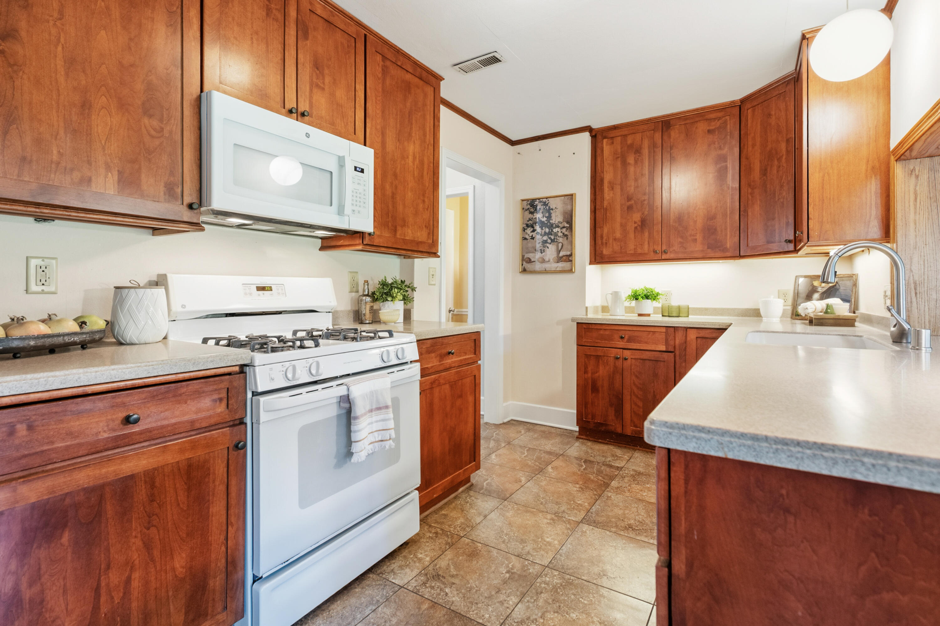 115 West Green Tree Road Glendale, WI 53217 - Photo 20 of 56 Kitchen Appliances Included