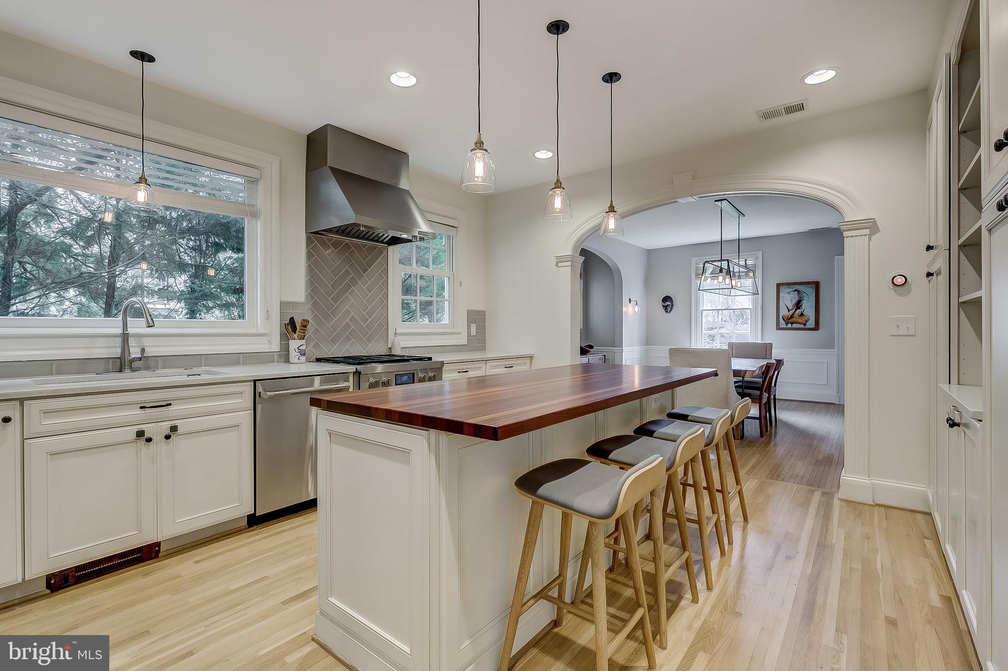 104 Elmwood Road Baltimore, MD 21210 - Photo 8 of 38