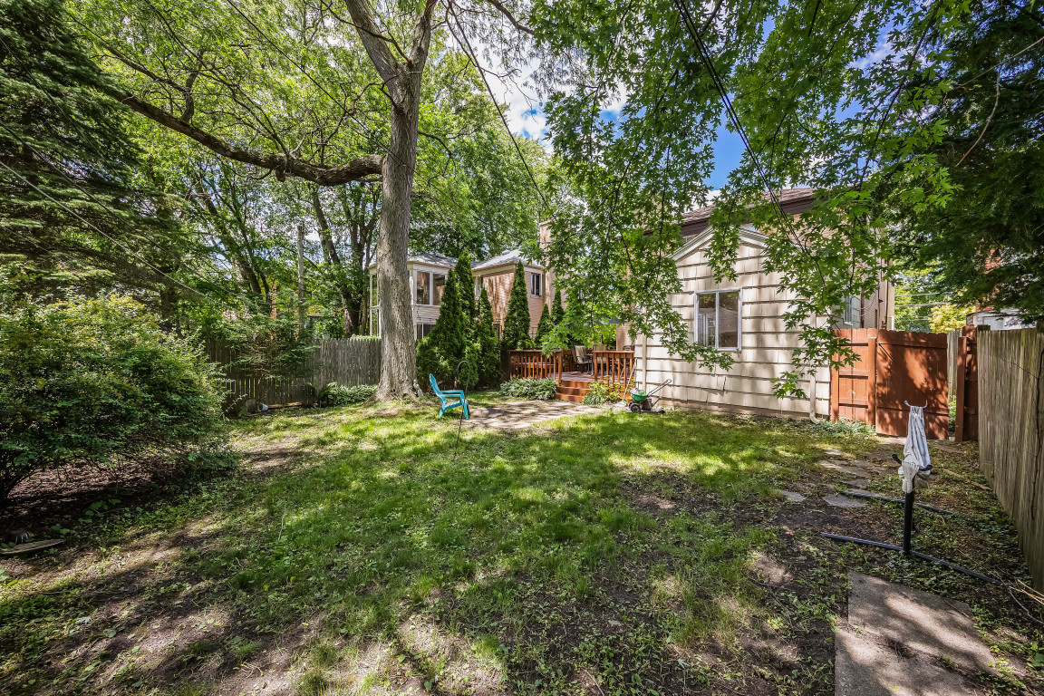 2314 Simpson Street Evanston, IL 60201 - Photo 36 of 37