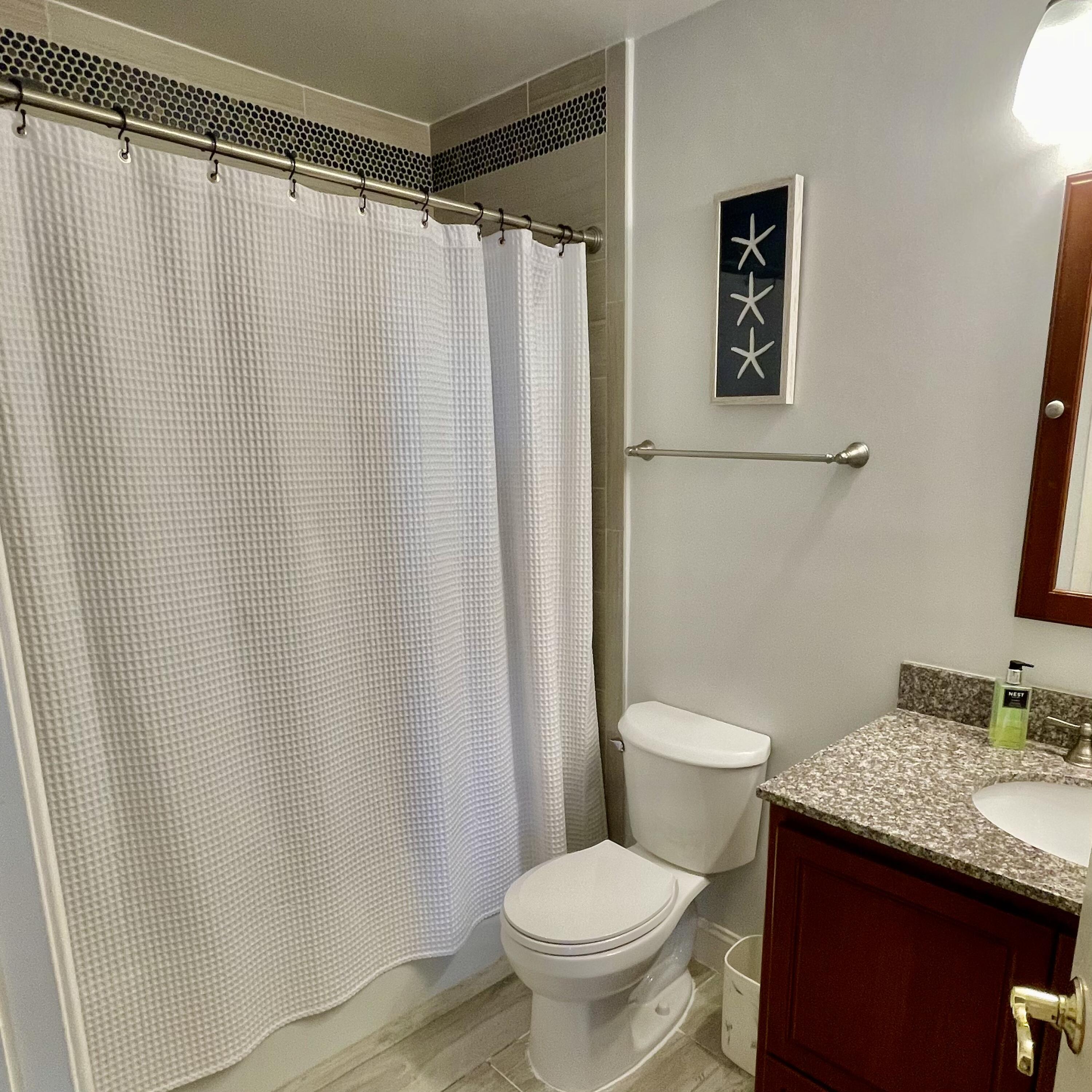 470 Mars Way Juno Beach, FL 33408 - Photo 13 of 18 Second Bathroom