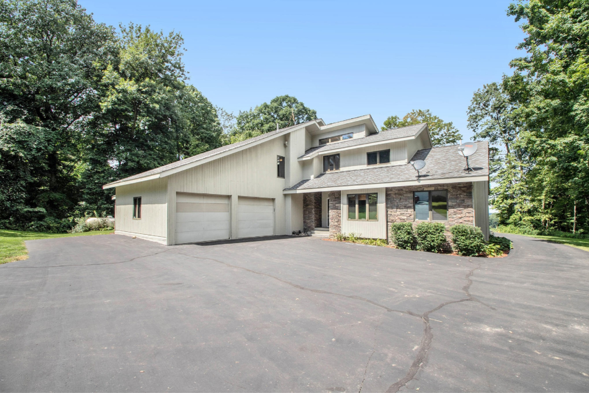 37261 County Road 669 Decatur, MI 49045 - Photo 16 of 64 Exterior