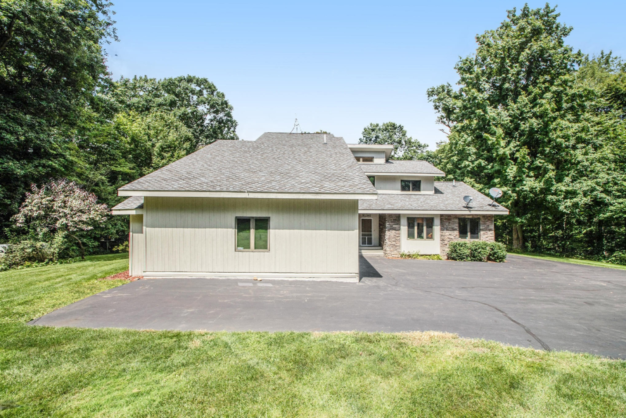 37261 County Road 669 Decatur, MI 49045 - Photo 18 of 64 Exterior