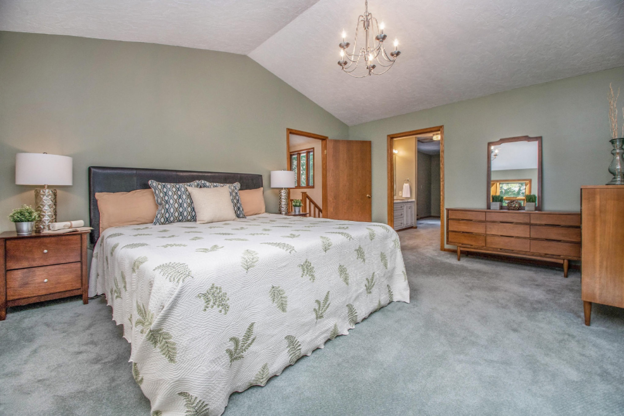 37261 County Road 669 Decatur, MI 49045 - Photo 50 of 64 Upper Master Suite
