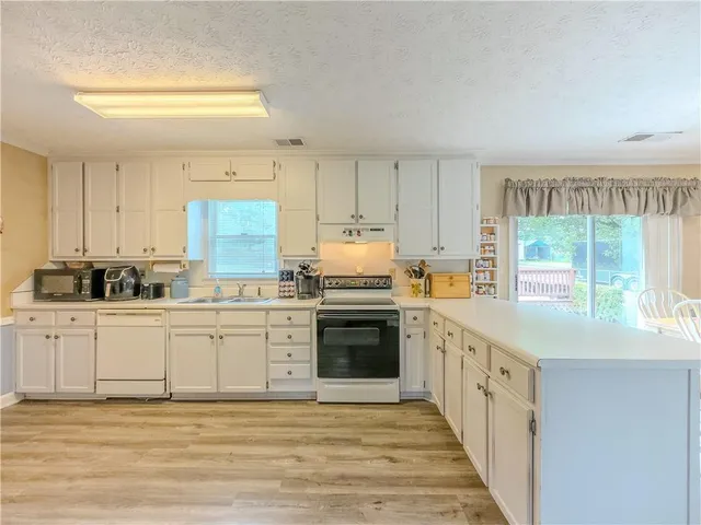 $359,999 | 381 Willowwind Drive, Loganville, GA 30052