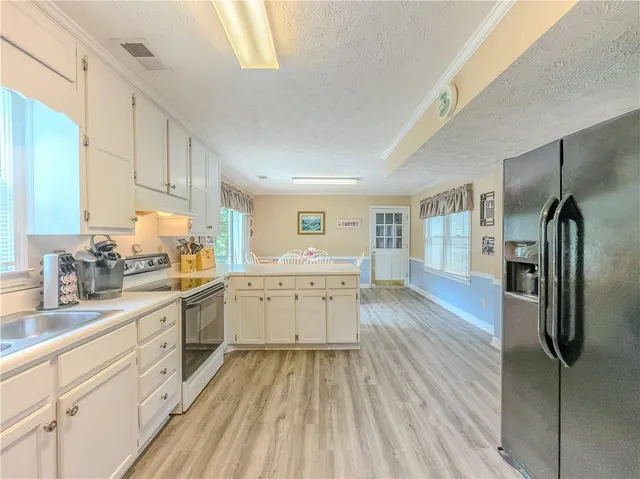 $359,999 | 381 Willowwind Drive, Loganville, GA 30052