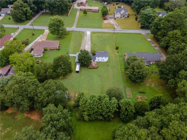 $359,999 | 381 Willowwind Drive, Loganville, GA 30052