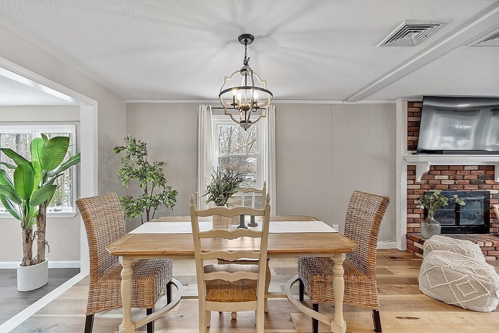163 High Plain Road Andover, MA 01810 - Photo 8 of 41 Gallery Image 8