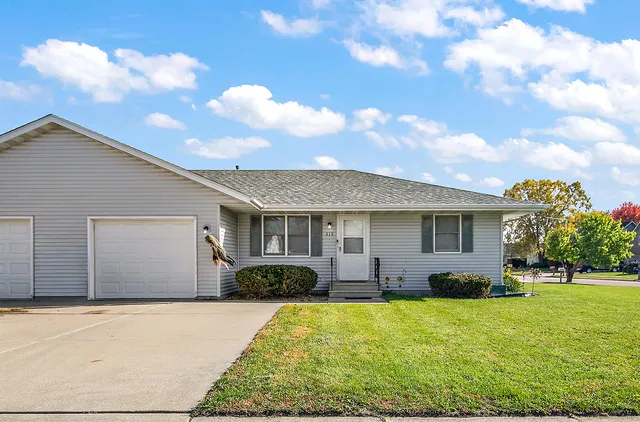 $1,600 | 315 North School Street, Diamond, IL 60416