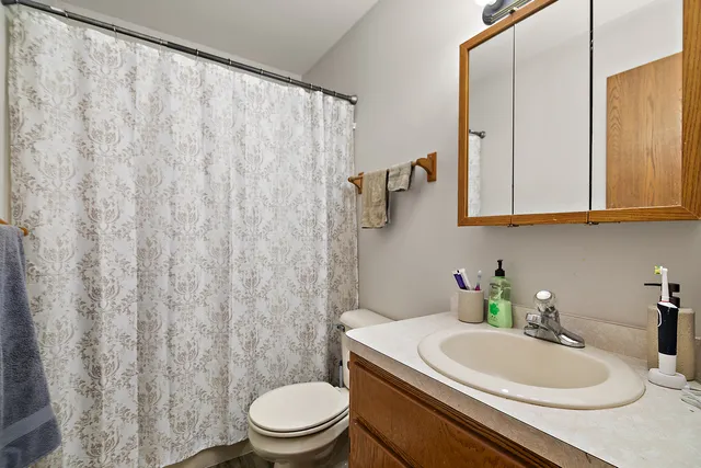 $1,600 | 315 North School Street, Diamond, IL 60416