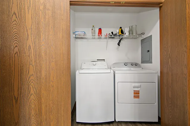 $1,600 | 315 North School Street, Diamond, IL 60416