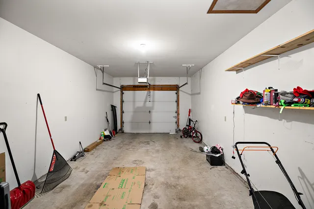 $1,600 | 315 North School Street, Diamond, IL 60416