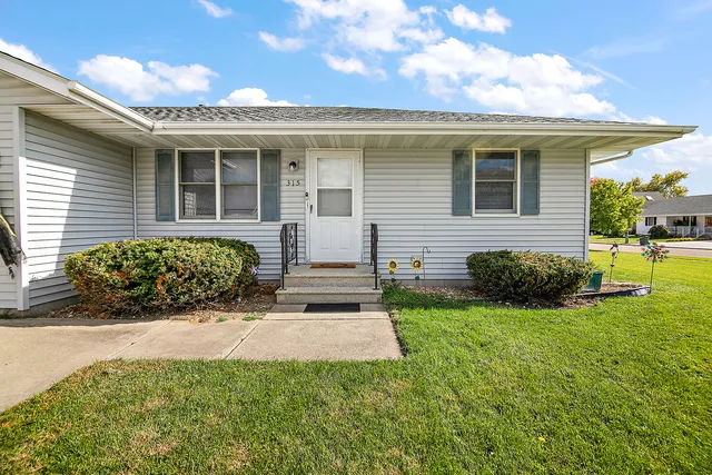 $1,600 | 315 North School Street, Diamond, IL 60416