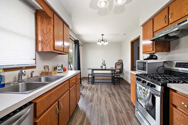 $1,600 | 315 North School Street, Diamond, IL 60416