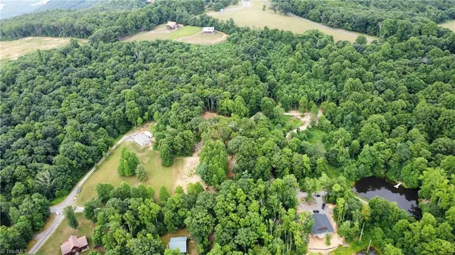 $25,000 | 608 Retreat Road, Hillsville, VA 24343