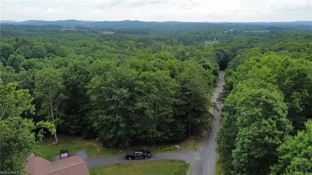 $25,000 | 608 Retreat Road, Hillsville, VA 24343