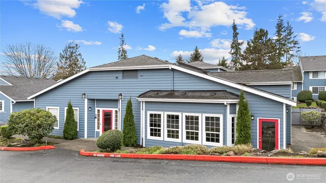 $290,000 | 16817 Larch Way, Unit F206, Lynnwood, WA 98037