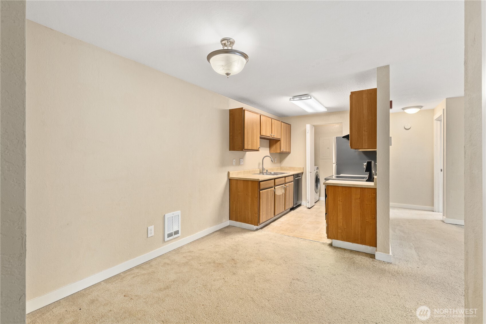 16817 Larch Way, Unit F206 Lynnwood, WA 98037 - Photo 5 of 35