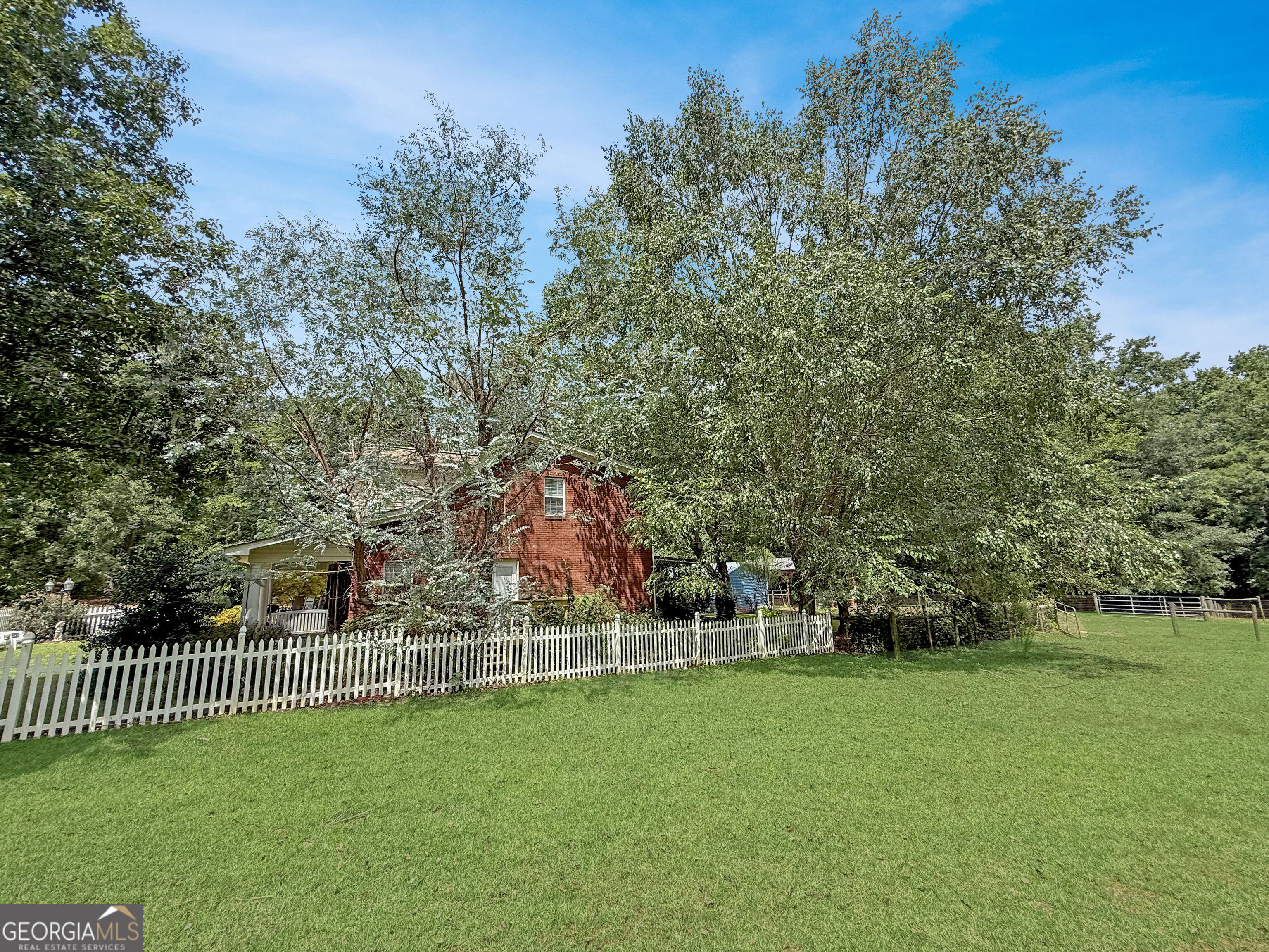 1040 Essex Road Watkinsville, GA 30677 - Photo 11 of 71