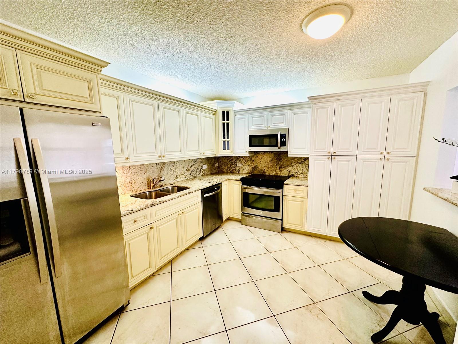 8855 Collins Avenue, Unit 7H Surfside, FL 33154 - Photo 12 of 56