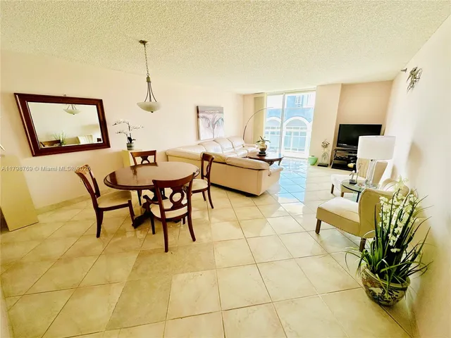 $880,000 | 8855 Collins Avenue, Unit 7H, Surfside, FL 33154