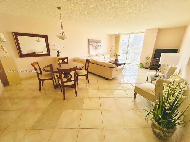 $880,000 | 8855 Collins Avenue, Unit 7H, Surfside, FL 33154