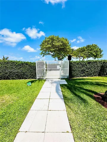 $880,000 | 8855 Collins Avenue, Unit 7H, Surfside, FL 33154