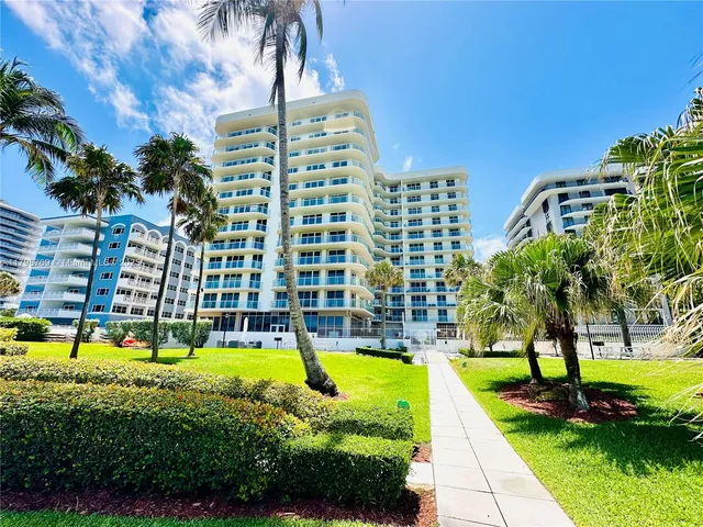$880,000 | 8855 Collins Avenue, Unit 7H, Surfside, FL 33154
