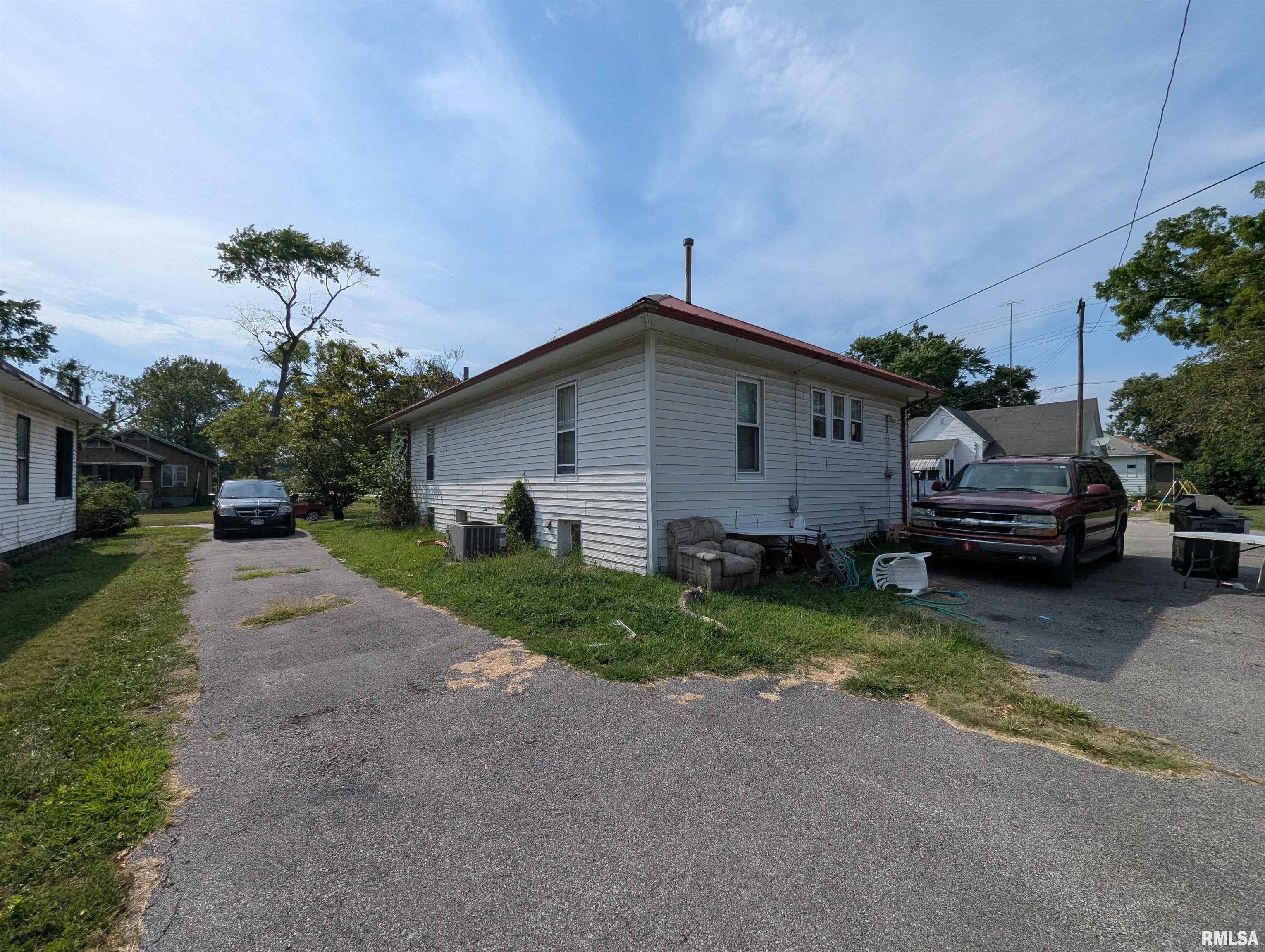 657 North Hickory Street Centralia, IL 62801 - Photo 5 of 12