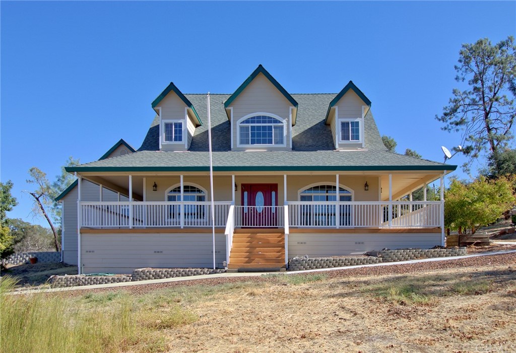 399 Wayland Road Paradise, CA 95969 - Photo 1 of 1 front view of a house with a yard