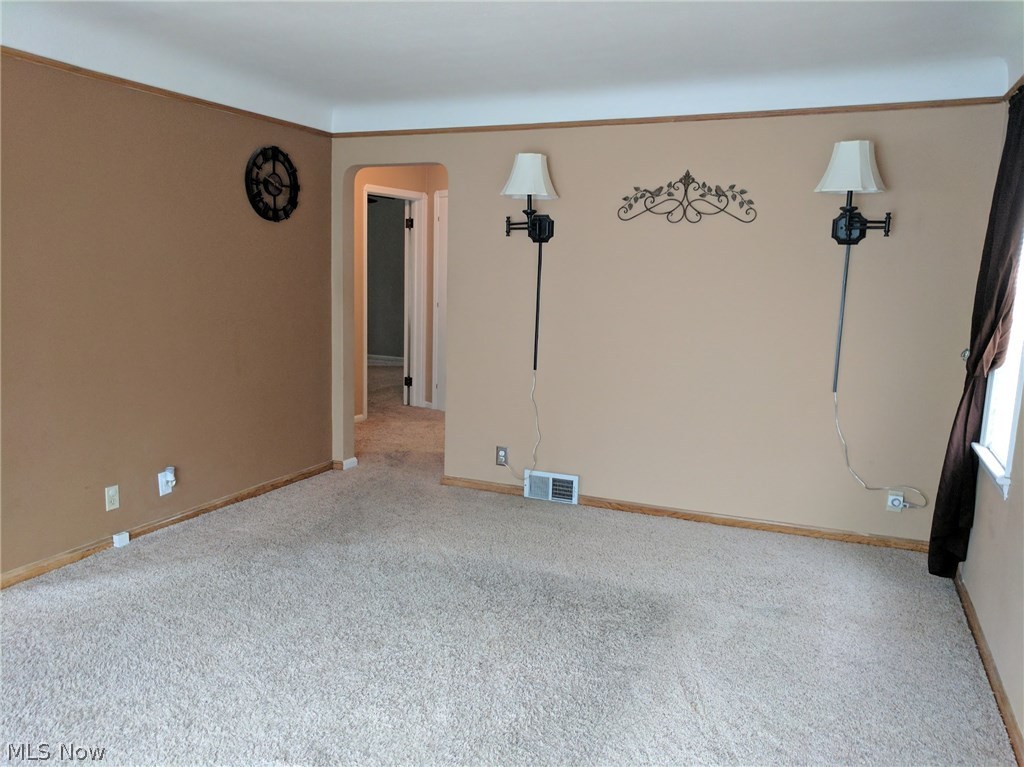 5610 Ackley Road Parma, OH 44129 - Photo 6 of 12