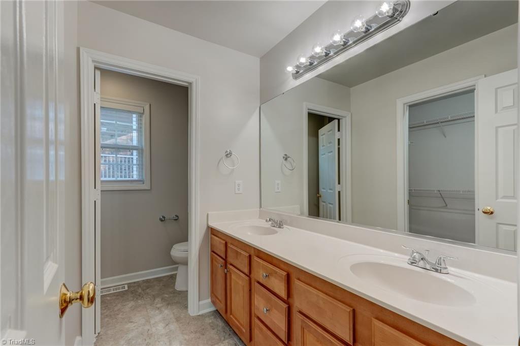 1608 Bridgeport Terrace High Point, NC 27265 - Photo 24 of 28 Bathroom