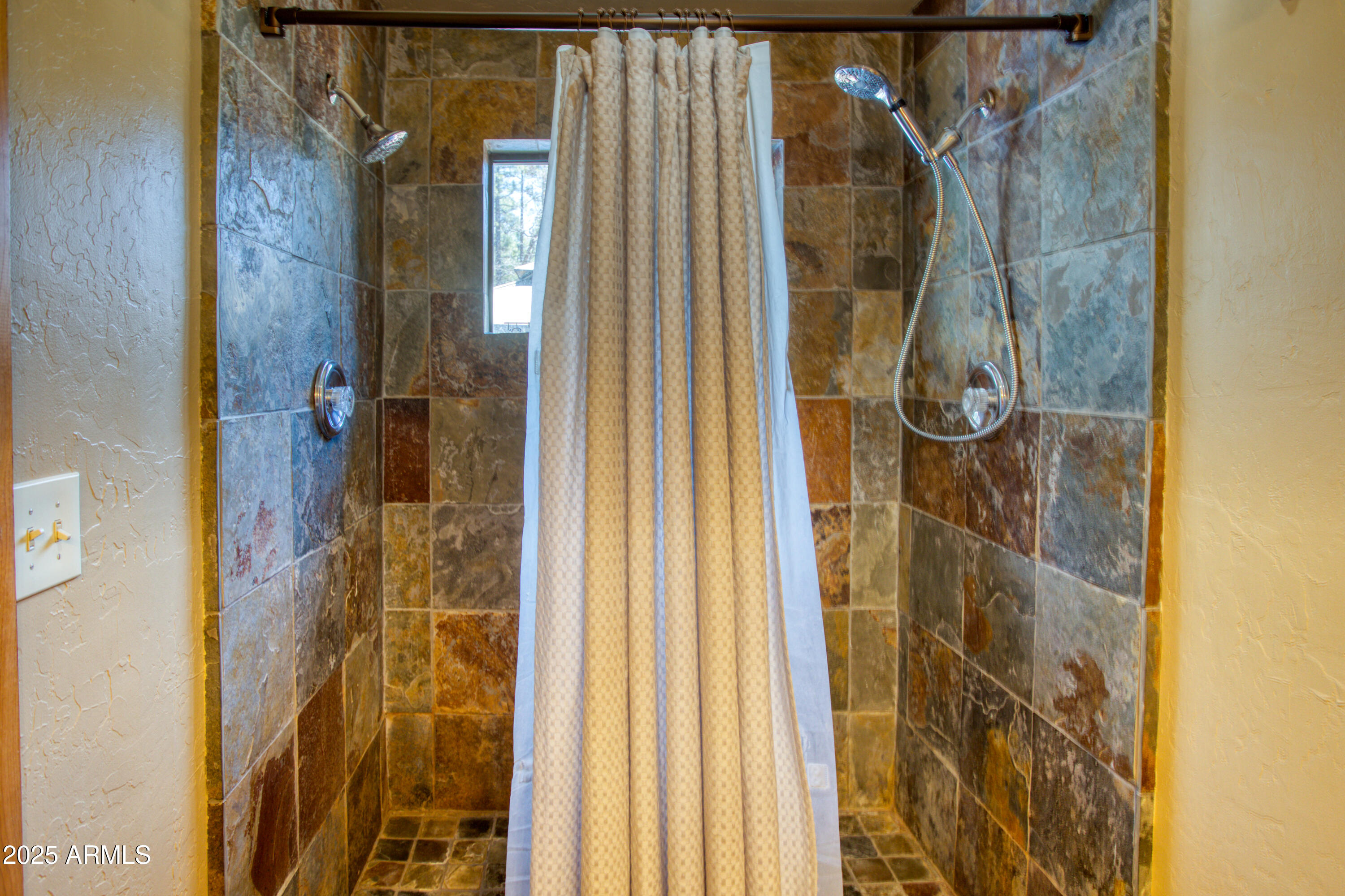 669 Monarch Circle Lakeside, AZ 85929 - Photo 14 of 43 Master Shower