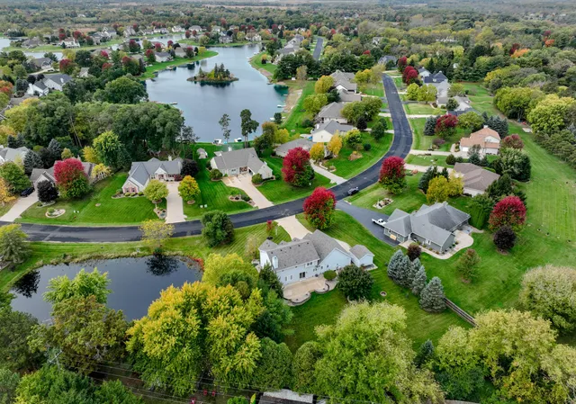 $665,000 | 284 Sand Hill Lane, Dousman, WI 53118