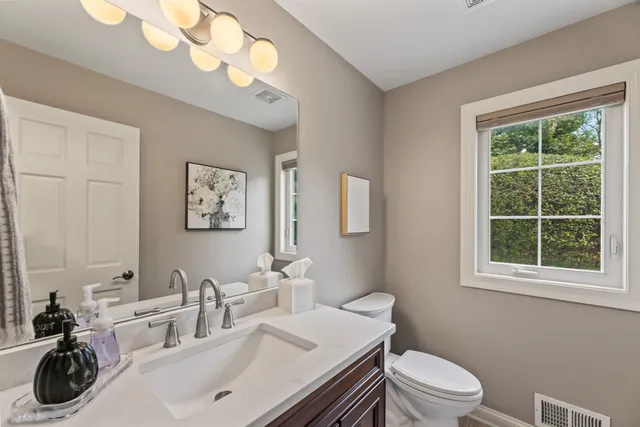 $665,000 | 284 Sand Hill Lane, Dousman, WI 53118