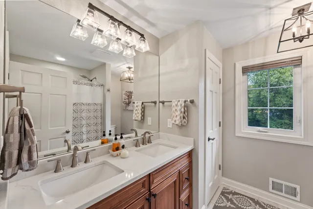 $665,000 | 284 Sand Hill Lane, Dousman, WI 53118