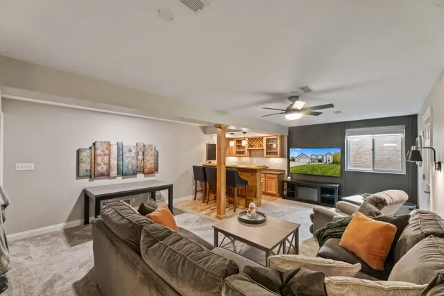 $665,000 | 284 Sand Hill Lane, Dousman, WI 53118