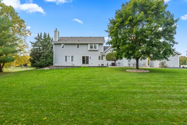 $665,000 | 284 Sand Hill Lane, Dousman, WI 53118