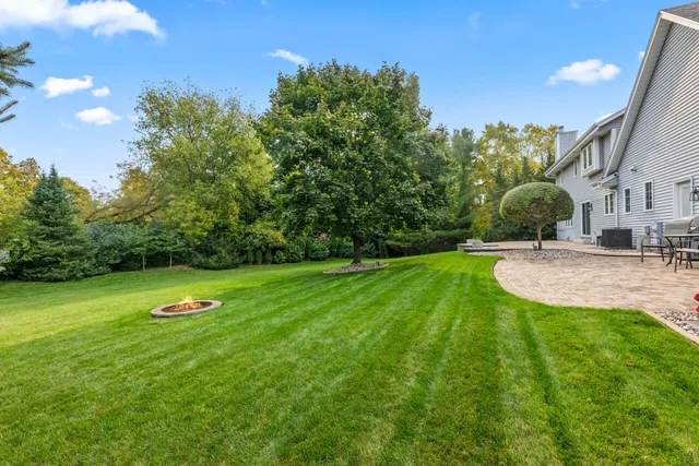 $665,000 | 284 Sand Hill Lane, Dousman, WI 53118