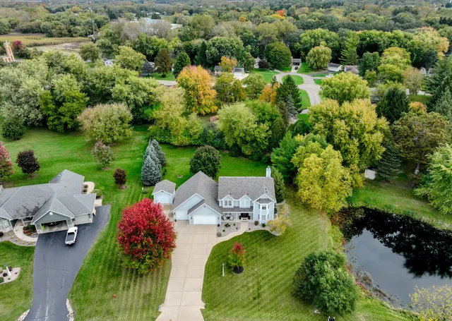 $665,000 | 284 Sand Hill Lane, Dousman, WI 53118