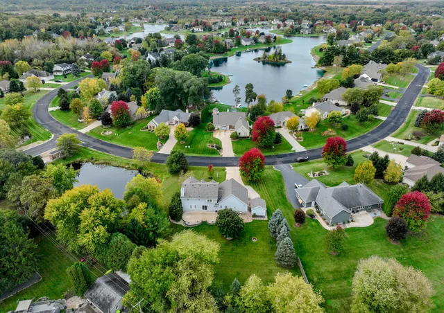 $665,000 | 284 Sand Hill Lane, Dousman, WI 53118