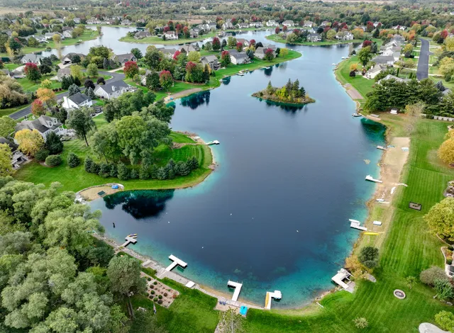 $665,000 | 284 Sand Hill Lane, Dousman, WI 53118