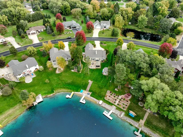 $665,000 | 284 Sand Hill Lane, Dousman, WI 53118