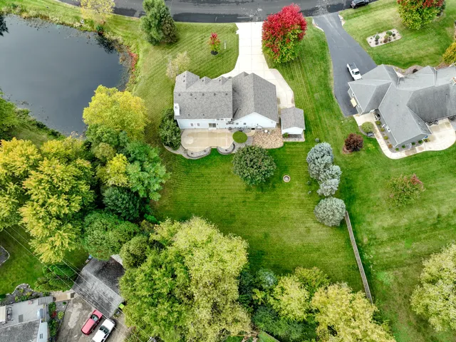 $665,000 | 284 Sand Hill Lane, Dousman, WI 53118