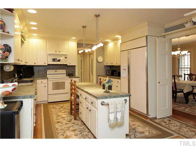 929 Pebblebrook Drive Raleigh, NC 27609 - Photo 11 of 25 Kitchen