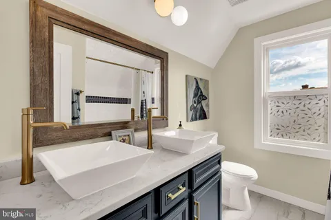 $4,250 | 739 Rock Creek Church Road Northwest, Unit 2, Washington, DC 20010