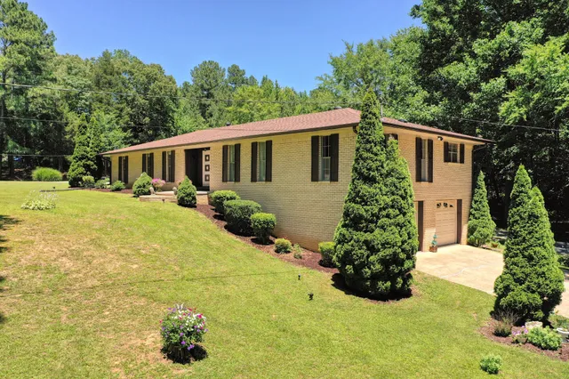 $375,000 | 17990 Highway 22, McKenzie, TN 38201